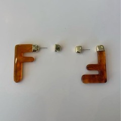 【新品未使用】Fクリアピアス （ベッコウ柄）の画像