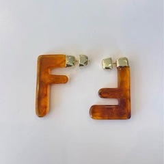 【新品未使用】Fクリアピアス (ベッコウ柄)