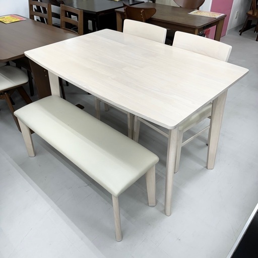 【超美品‼️】ニトリ 120cm幅4人掛けダイニングテーブルセット 片側ベンチ 木製ホワイト♪