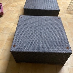 ラタン調テーブル2個セットの画像