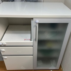 ニトリカップボード