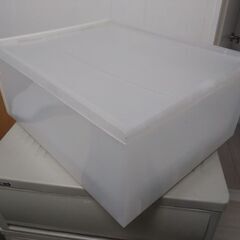 プラスチック衣装ケースの画像