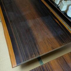 古い高級テーブル