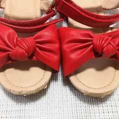  ☆可愛く目立つ☆ H&M サンダル子供 キッズ 21cm 七五三　クリスマスの画像