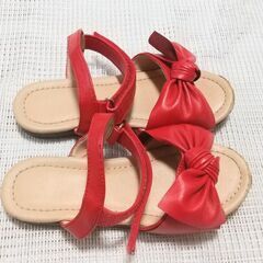  ☆可愛く目立つ☆ H&M サンダル子供 キッズ 21cm 七五三　クリスマスの画像