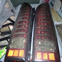 200系ハイエース　テールランプの画像