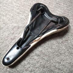 （自転車部品） サドル CIONLLIの画像