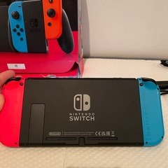 Switch本体＋充電器
の画像