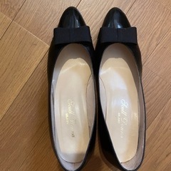 zinniaパンプス、23.5cmの画像