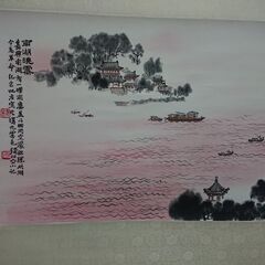 ②北京市珠宝玉器商店の包装紙に包まれていた掛軸　銭松嵒　南湖暁露？と記載の画像