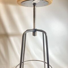 昇降式ハイスツール チェア カウンターチェア 座面回転式昇降型 定価4万円 中野駅から徒歩5分の画像
