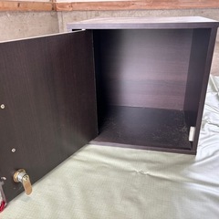 カラーボックス　一段　鍵付きの画像