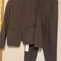 新品　スーツ上下　ブラウンの画像