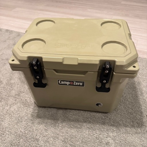 新品未使用 キャンプゼロ20L ロトモールドクーラーボックス ベージュ キャンプゼロ 20L ロトモールドクーラーボックス ベージュ