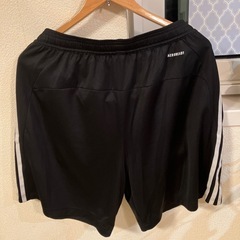 美品メンズXOサイズadidasアディダス　　 ハーフパンツの画像