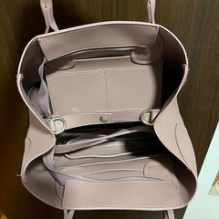 くすみピンク　バッグの画像
