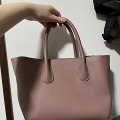 くすみピンク　バッグの画像