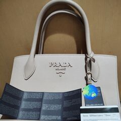 超お買い得品　ほぼ新品　PRADA　プラダ　鞄　ハンドバッグ　国内正規品の画像