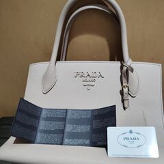 超お買い得品　ほぼ新品　PRADA　プラダ　鞄　ハンドバッグ　国...