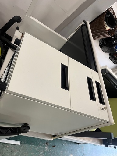 中古\nデスク