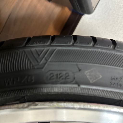 写真アップしました！WINRUN R330 245-35-20 9分山タイヤのみ2本※訂正しました
