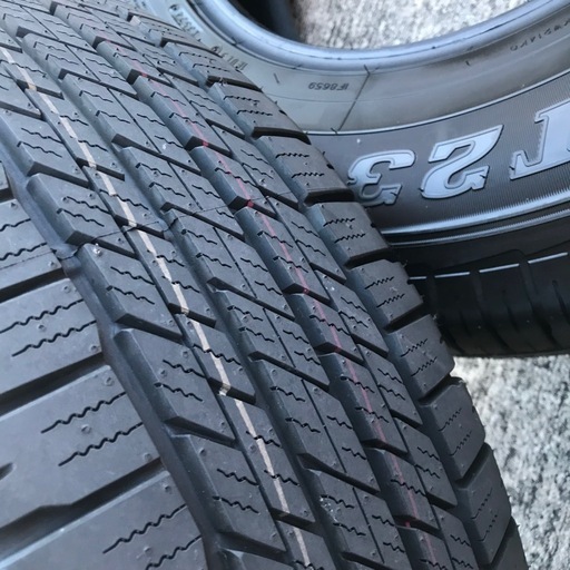 ランドクルーザー70 新車外しタイヤ4本