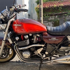 Kawasaki zephyr1100 カスタム　FCR３７4本だしマフラーの画像