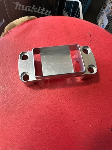 ハンドルクランプケース