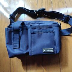 ウエストポーチ