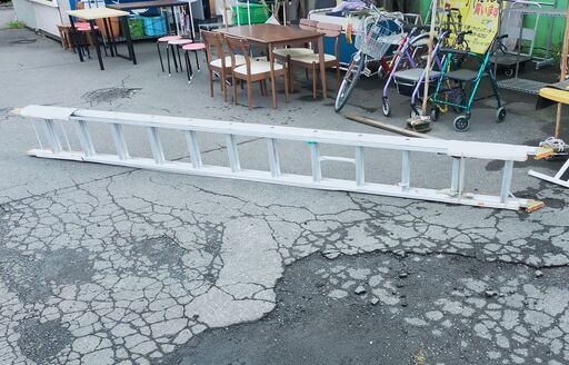 セール中につき、通常特価19,778円より20％引きの15,822円!　未使用保管品 Pica ピカ 2連はしご EX-70型 全長7.31m 縮長4.25m 高所作業 梯子 ハシゴ