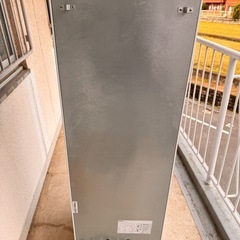 162リットルの冷蔵庫の画像
