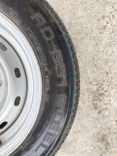 235/50R14 102L LTトラック中古タイヤ🛞1本 (みーこ) 国定のタイヤ