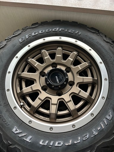 ハイエース ESSEX EX 16インチホイール＆タイヤセット