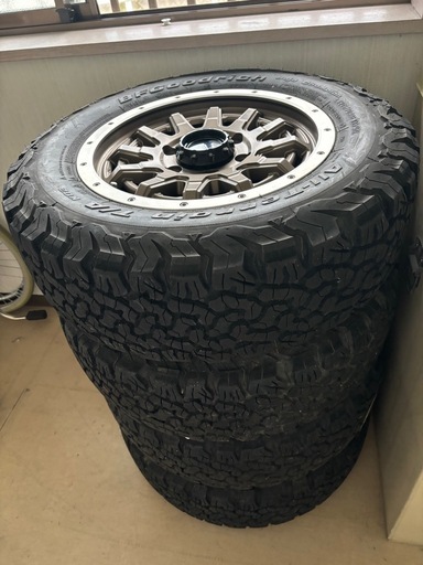 ハイエース ESSEX EX 16インチホイール＆タイヤセット