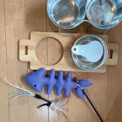 キャットトイレ2セット+おまけペット用品いろいろの画像