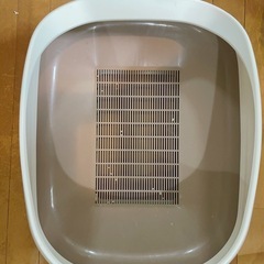 キャットトイレ2セット+おまけペット用品いろいろの画像