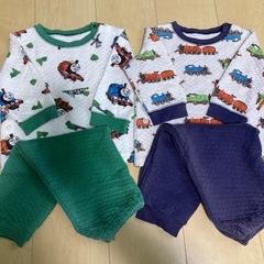 ★お取引中★UNIQLO トーマス　パジャマ　90サイズ　2点セットの画像