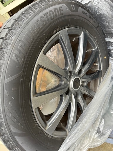 205 / 60 R16 スタッドレスタイヤ　ステップワゴン