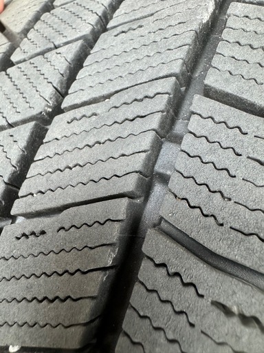 205 / 60 R16 スタッドレスタイヤ　ステップワゴン