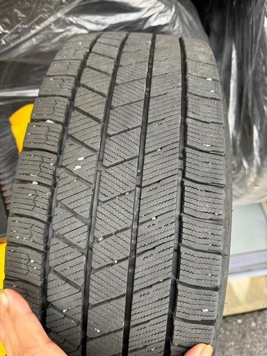 205 / 60 R16 スタッドレスタイヤ　ステップワゴン