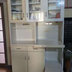 食器棚の画像