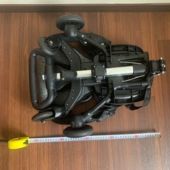軽量折りたたみベビーカーの画像