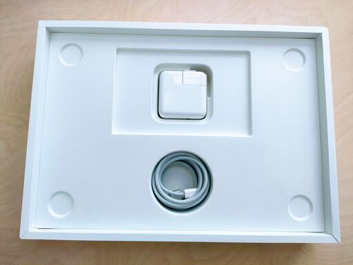 【新品同様】MacBook Air 2022Liquid Retinaディスプレイ 13.6 MLXY3J/A【シルバー】