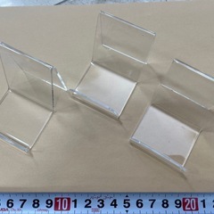 アクリル製小物スタンド(小)3個の画像