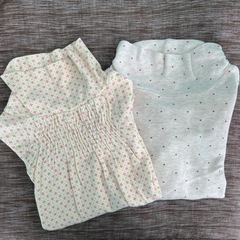 【値下げ！】女の子　ハイネック　長袖　二枚セット　保育園にオススメ！