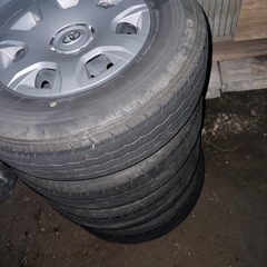 ハイエース　純正ホイール＆タイヤ