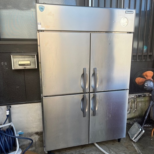 Daiwa縦型冷蔵庫4面