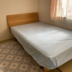 セミダブルベッド