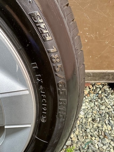 ブリヂストン夏タイヤ185/65R15