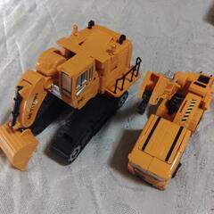 ダイソーの合体ロボット